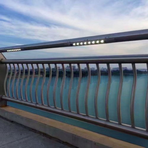 煙臺(tái)燈光護(hù)欄報(bào)價(jià)服務(wù)為先 解析山東森鑫護(hù)欄金屬結(jié)構(gòu)優(yōu)勢(shì)與選擇策略