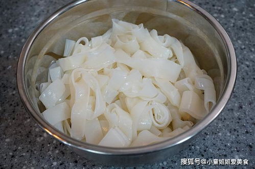 宅家里,70歲奶奶教涼皮做法,做法簡單還營養(yǎng),30分鐘就上桌