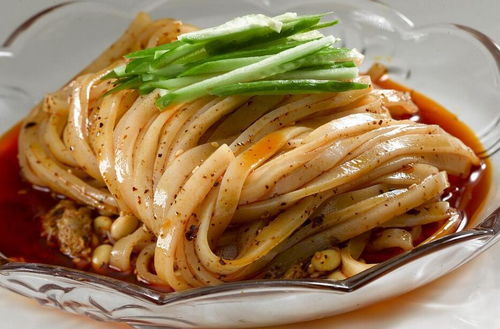 你說(shuō)小吃辛苦又不賺錢 而新突破的小吃讓他們賺的不像賣幾元錢小吃的人