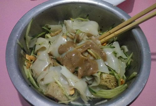 不用出去買涼皮,在家做簡(jiǎn)單方便,美味可口