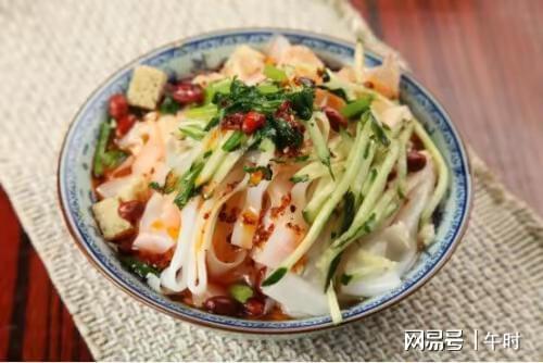 涼皮仿黃瓜絲被罰，漢堡配菜是否需要食品生產(chǎn)許可證？