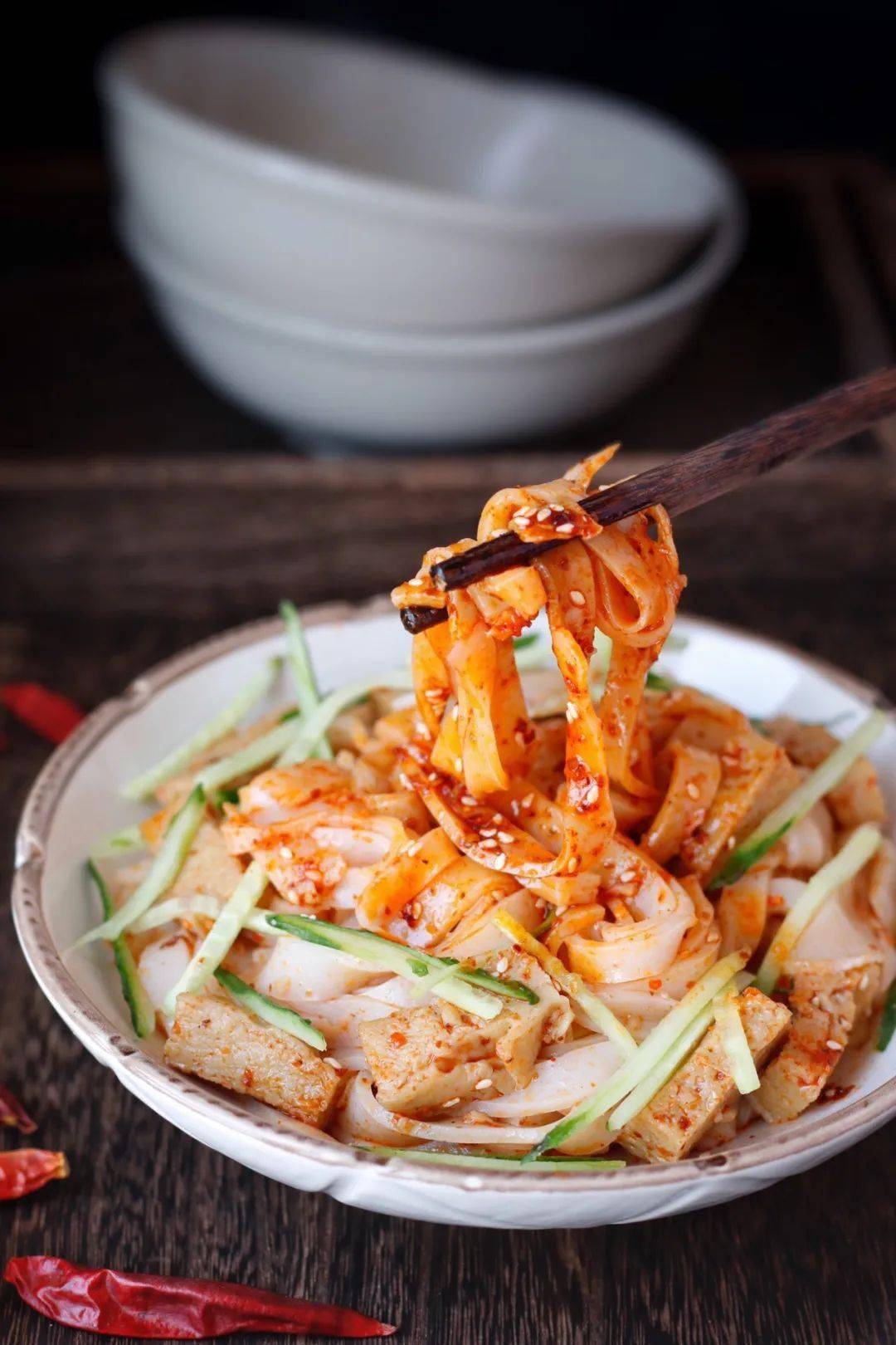 在家自制涼皮，簡單又干凈，看著都流口水